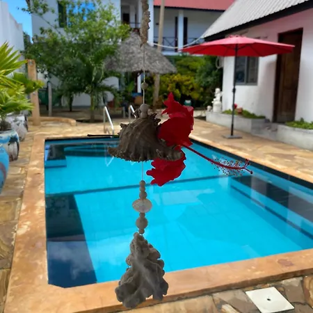 Pole Inn Villa
